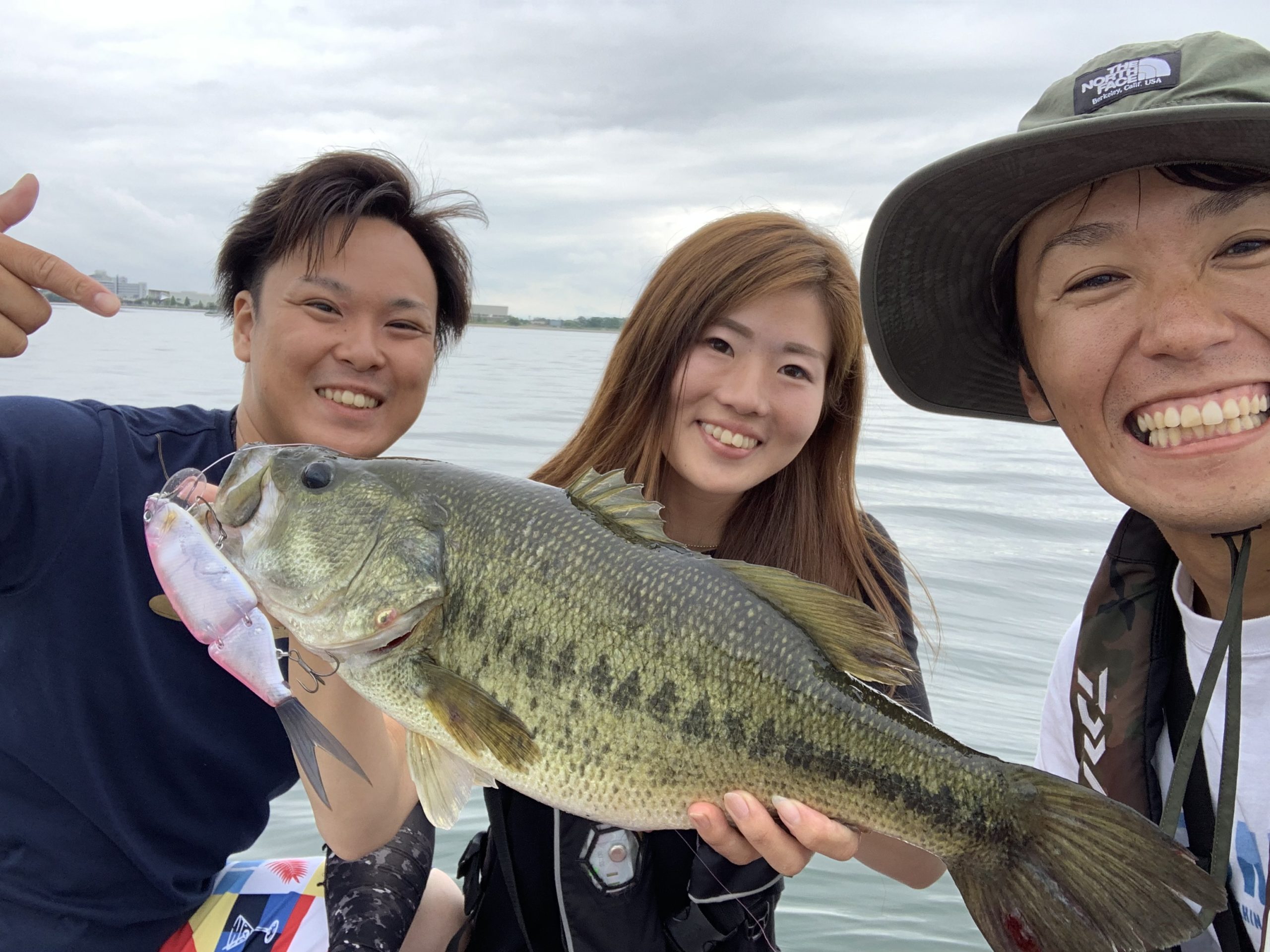 琵琶湖でのバス釣りをもっと楽しむ方法 ガイドの受け方 琵琶湖北湖のバスフィッシングガイドconnect