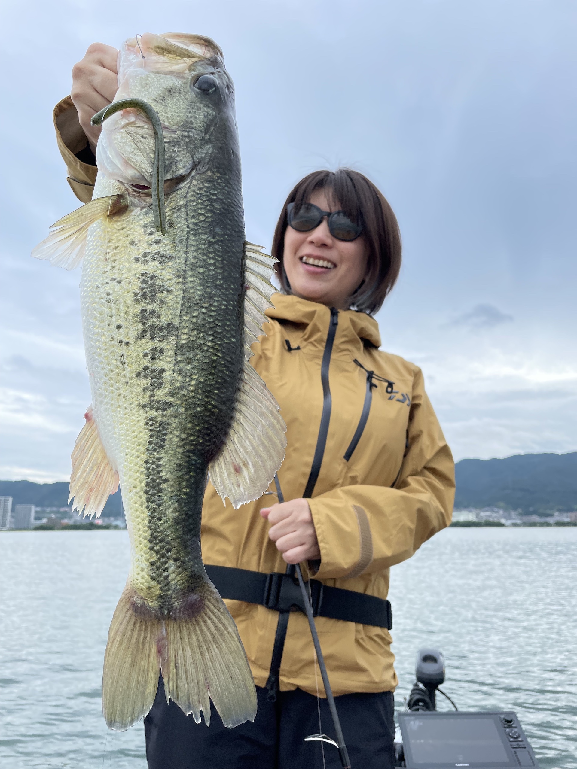 湖上レポート】たまちゃんとエギングではなくバス釣りへ | 琵琶湖北湖
